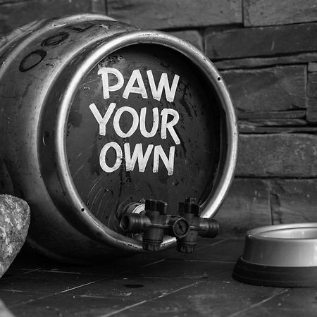 Twa Dogs Inn Keswick  Bagian luar foto