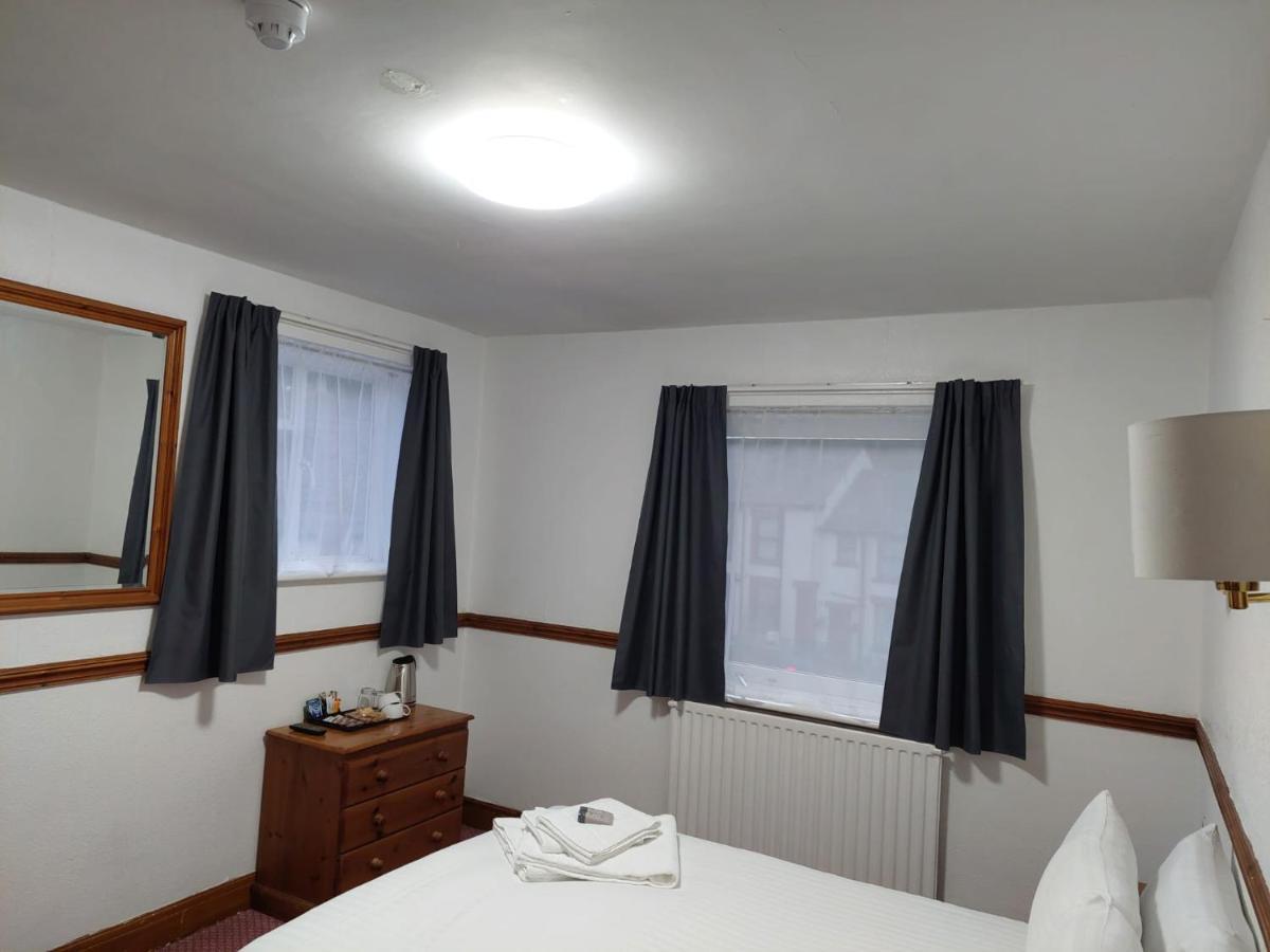 Twa Dogs Inn Keswick  Bagian luar foto